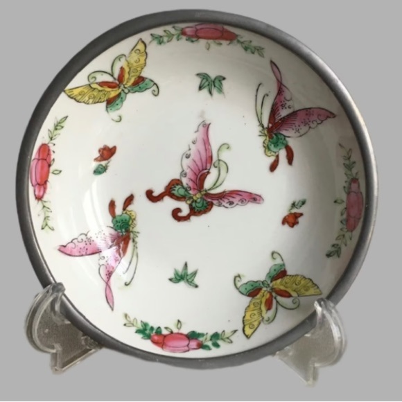 VINTAGE A.C.F.Y.Y. Japanese Porcelain Encased Pewter Decorated in Hong Kong. - Picture 14 of 14